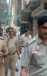 Noida Petrol Pump Case: Police Arrive at Absconding AAP MLA Amanatullah Khan's Residence